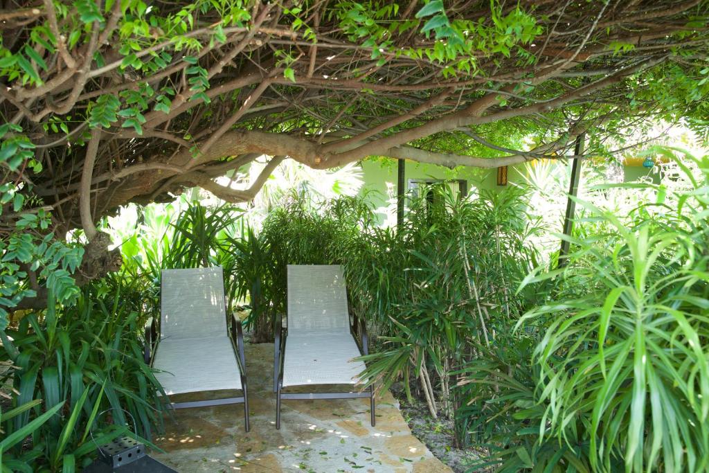  Lara Hotel