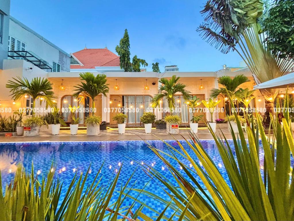 Piscina de la sau aproape de Sea House Hotels and Apartments