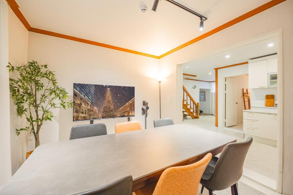 Χώρος καθιστικού στο 겨울특가 전포역 도보 4분 퀸침대 4개