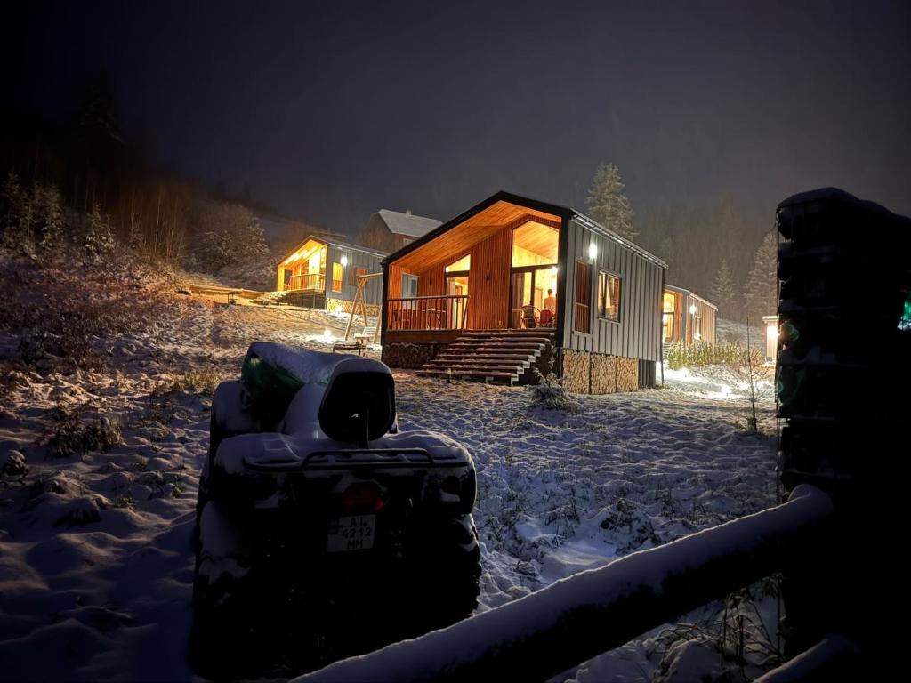 Chill&Heal, Либохора - будинки в горах, відпочинок в Карпатах, чан v zimě