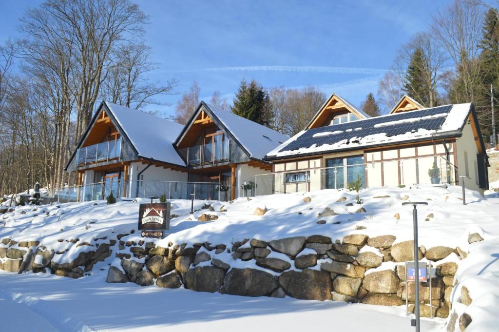 Osada Izerska om vinteren