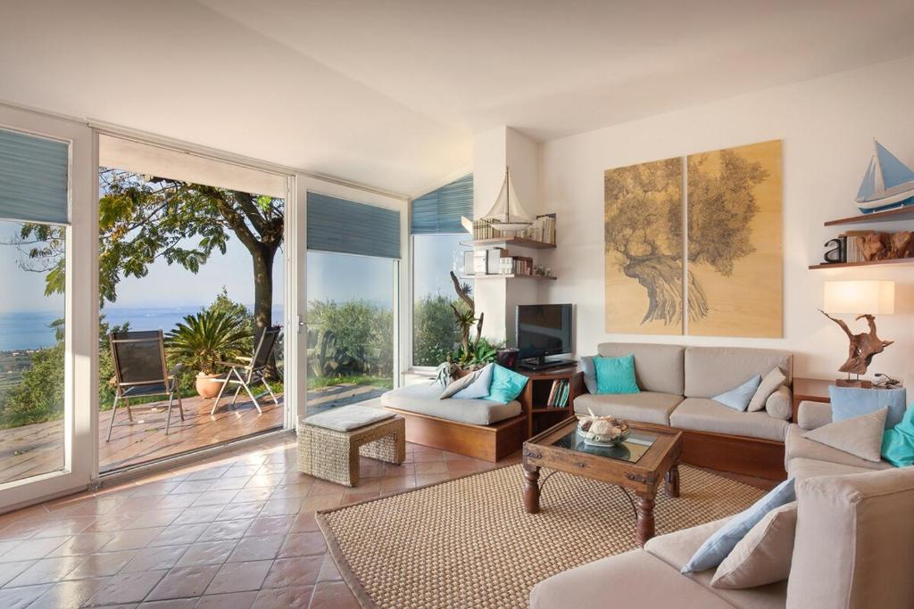 Φωτογραφία από το άλμπουμ του Villa Il Rifugio degli Oleandri - Vista mozzafiato σε Cavaion Veronese