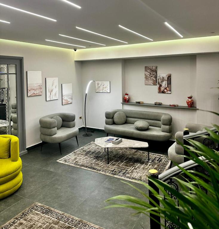 พื้นที่นั่งเล่นของ White House Suites