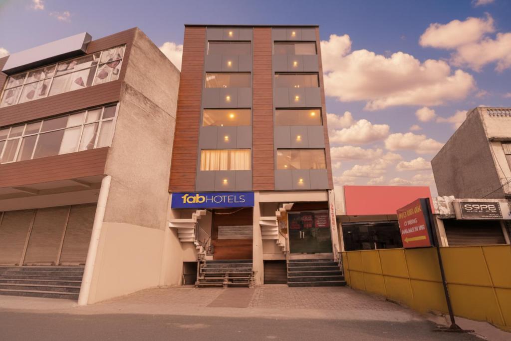 Το κτήριο όπου στεγάζεται  το ξενοδοχείο