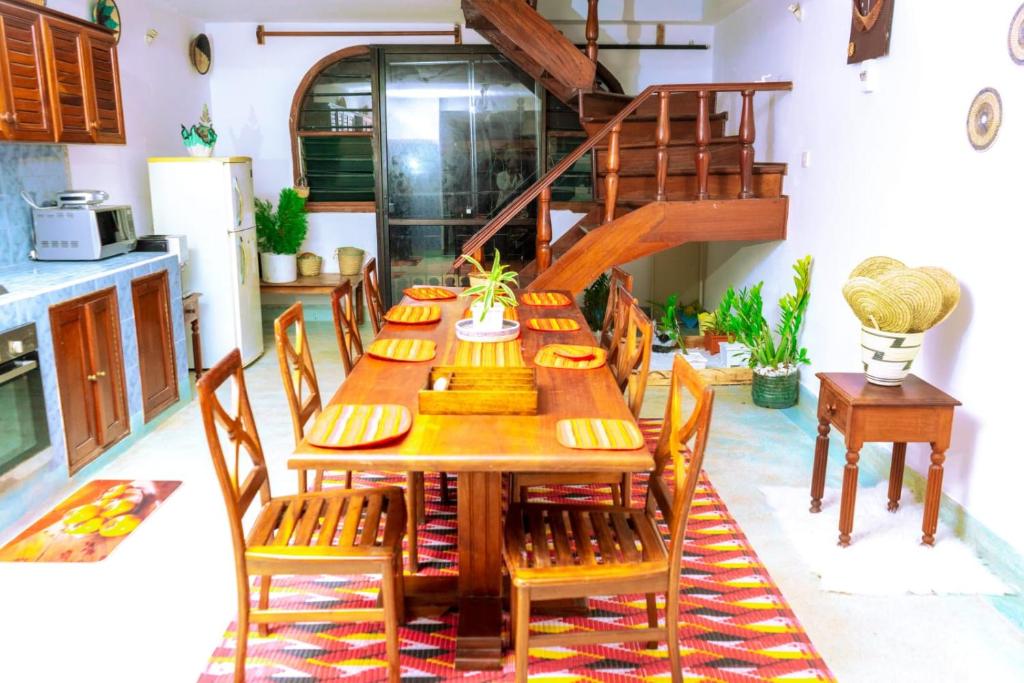 Η κουζίνα ή μικρή κουζίνα στο Precious Furaha Homes