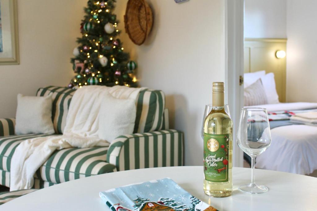 Drinks på Modern Country Cottage Stay