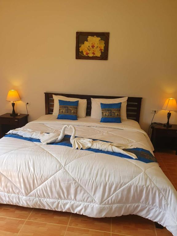 Groovy Bungalows - 12