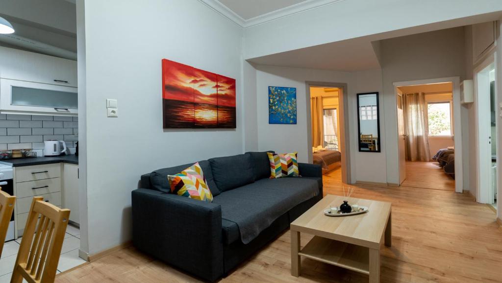 Stylish 2BR Near National Archaeological Museum