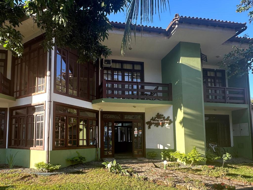 Byggingin sem gistikráin er í