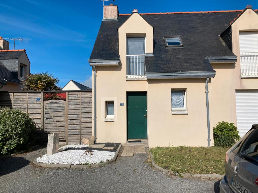 Το κτήριο όπου στεγάζεται  η παραθεριστική κατοικία