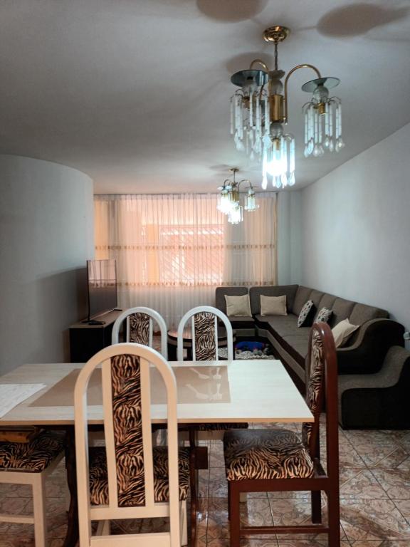 Χώρος καθιστικού στο Amoblado primer piso estacionamiento