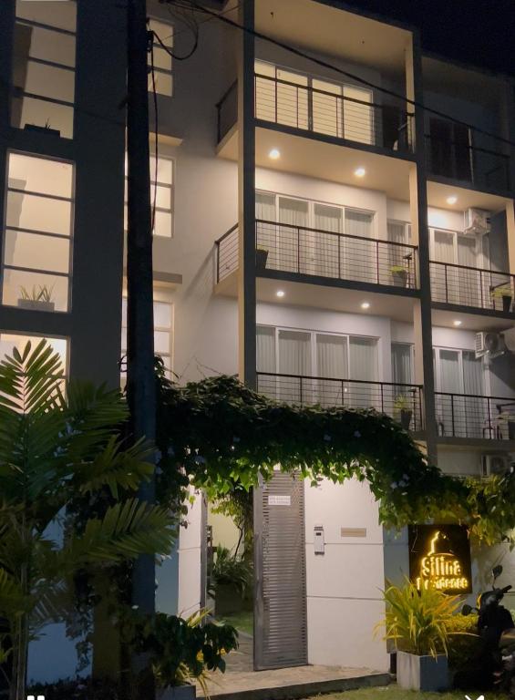 Silina Airport Residence & Transit Hotel