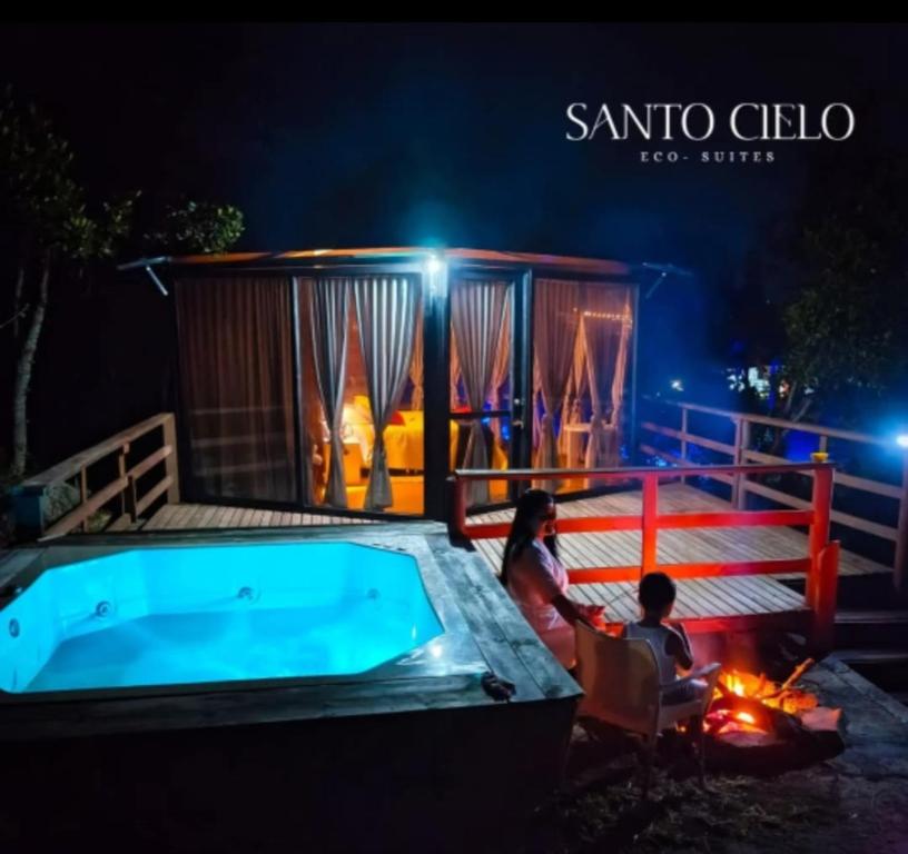 Bazén v ubytování Glamping Santo Cielo nebo v jeho okolí