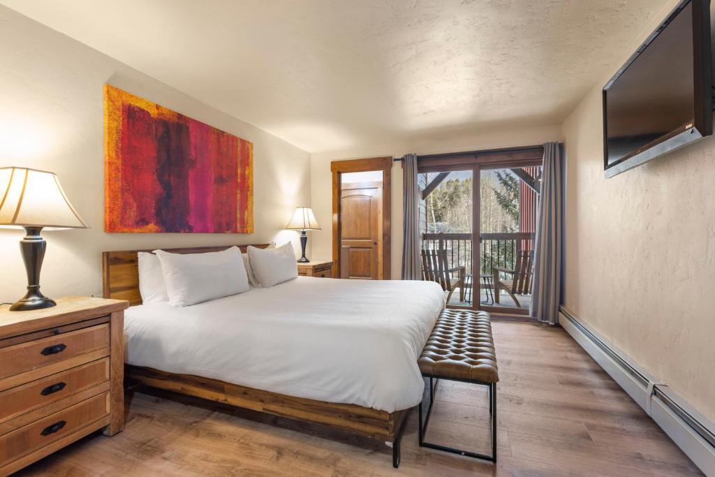 Mountain View Penthouse Condo with Loft, Pool, and Hot Tub ...