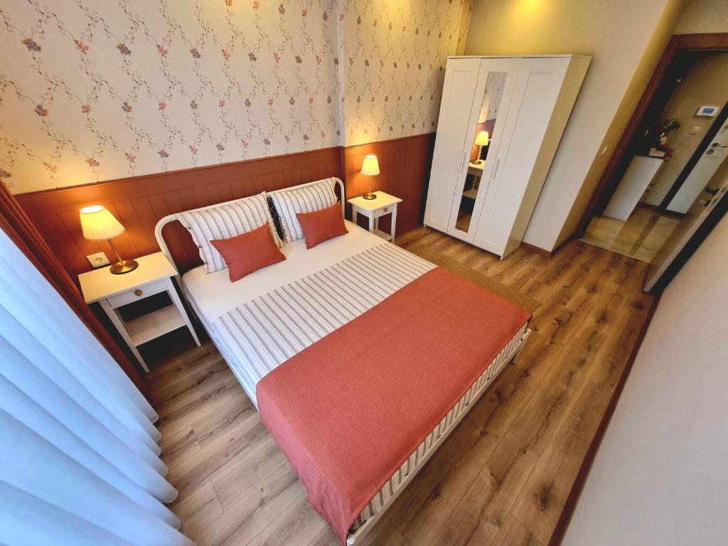 تصویر اتاق‌های 2 Bedroom Cozy Apartment - تصویر ۲
