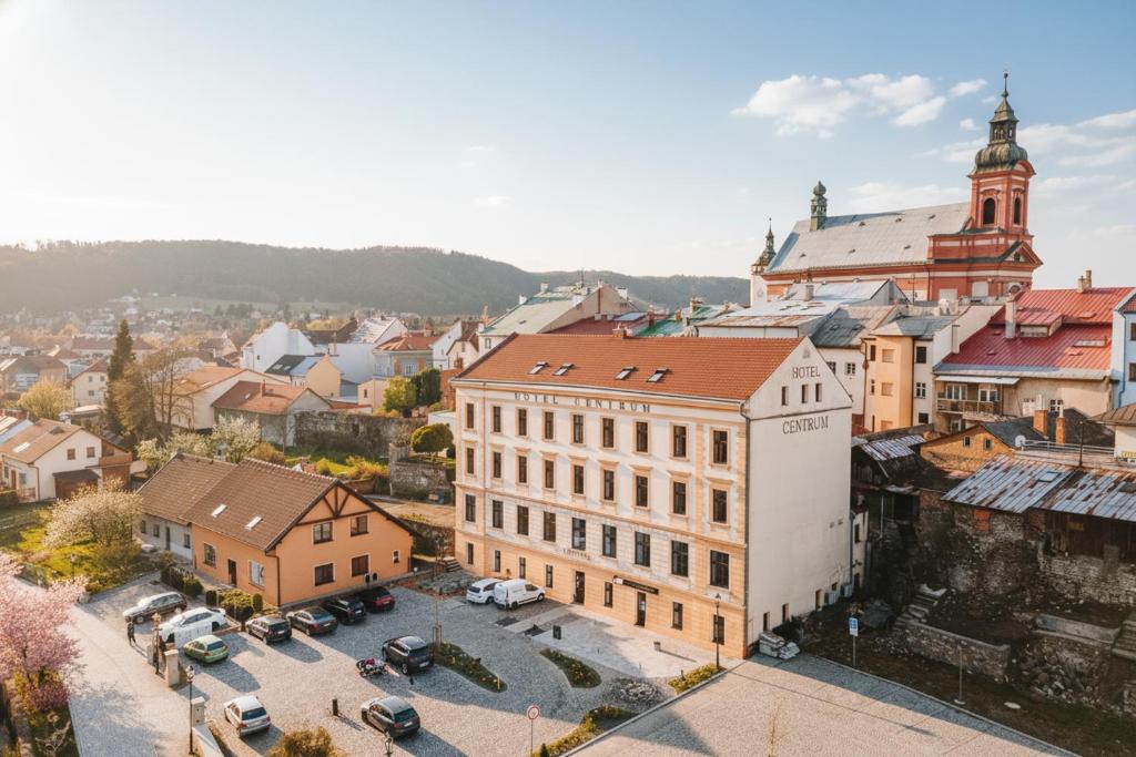 Vedere generală la Hranice sau o vedere a orașului de la acest hotel