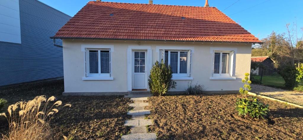 Το κτήριο όπου στεγάζεται  η παραθεριστική κατοικία