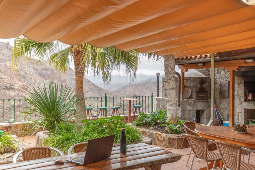 En generel udsigt til bjerge eller udsigt til bjerge taget fra lejligheden