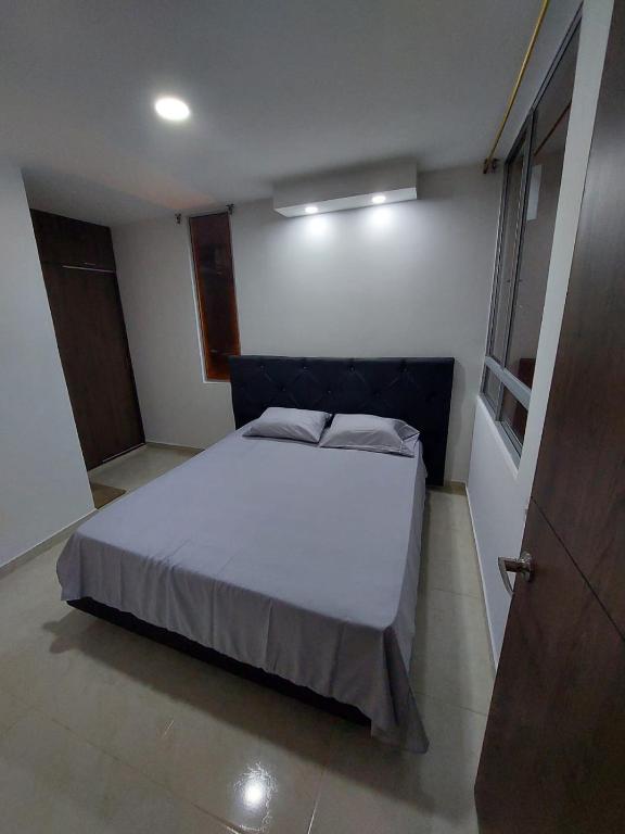 Apartamento en condominio con piscina