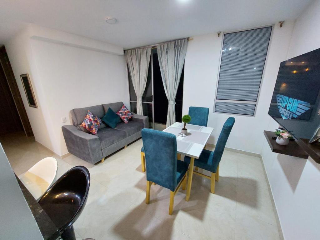 Apartamento en condominio con piscina