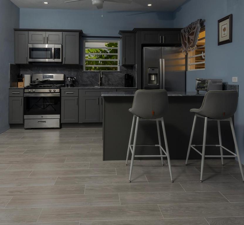 Nhà bếp/bếp nhỏ tại Jenna Ville Estate