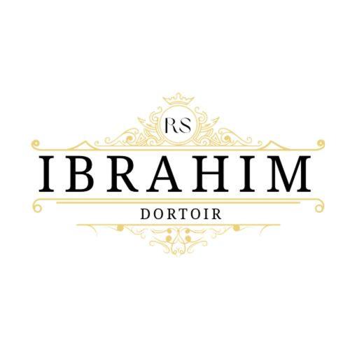 泰贝萨Dortoir Ibrahim的一套复古风格的字母组合徽章，适用于咖啡馆和餐厅的标志和标签。