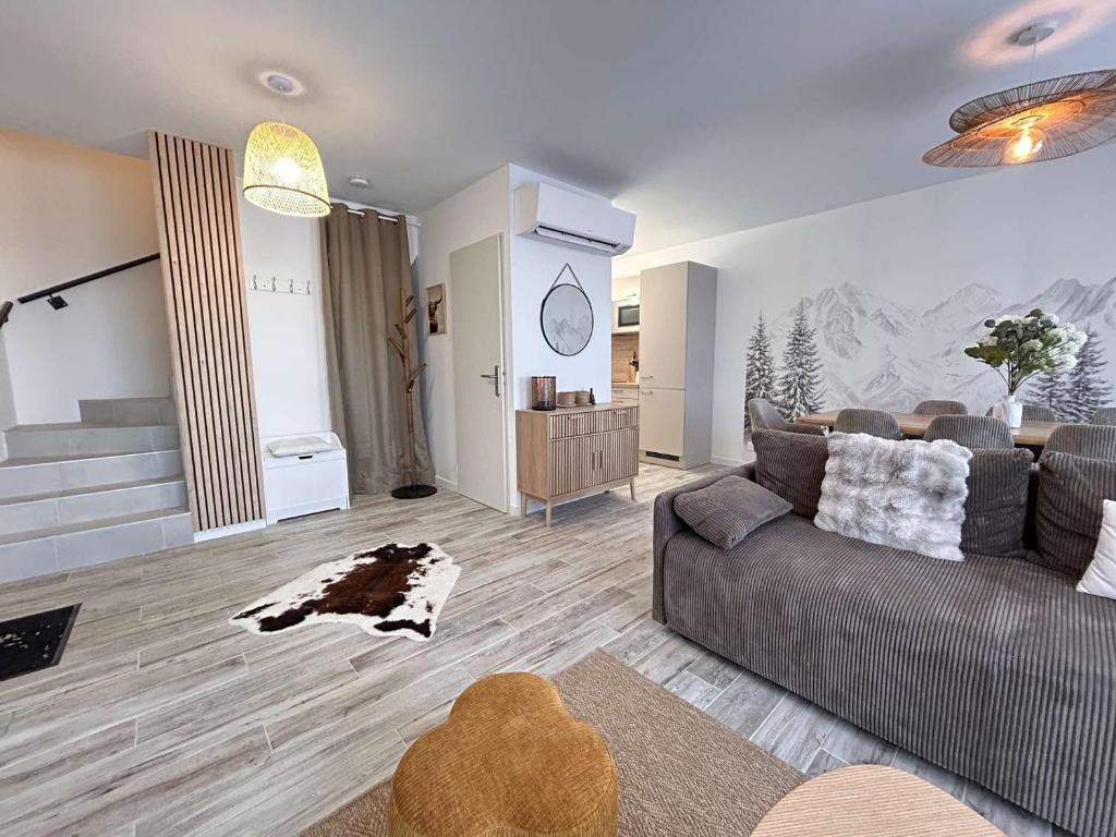 Chalet 3 pièces avec terrasse et parking proche des pistes à Risoul 1850 - FR-1-330-599