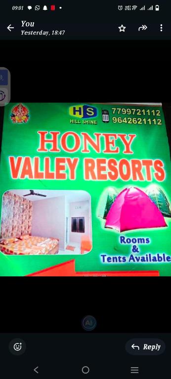 eine Anzeige für einen Rettungswagen in Houseley Valley in der Unterkunft Hs honey valley resort's in Araku