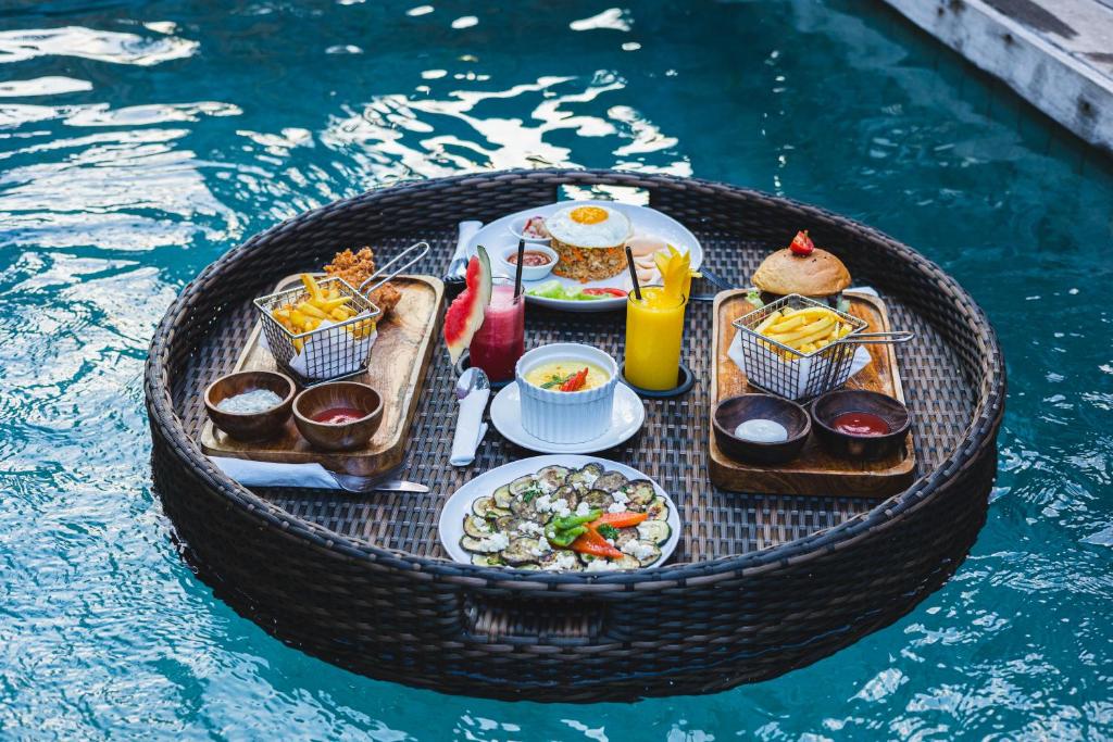 Beachfront Boutique Resort, Gili Asahan — photo 4 of 4