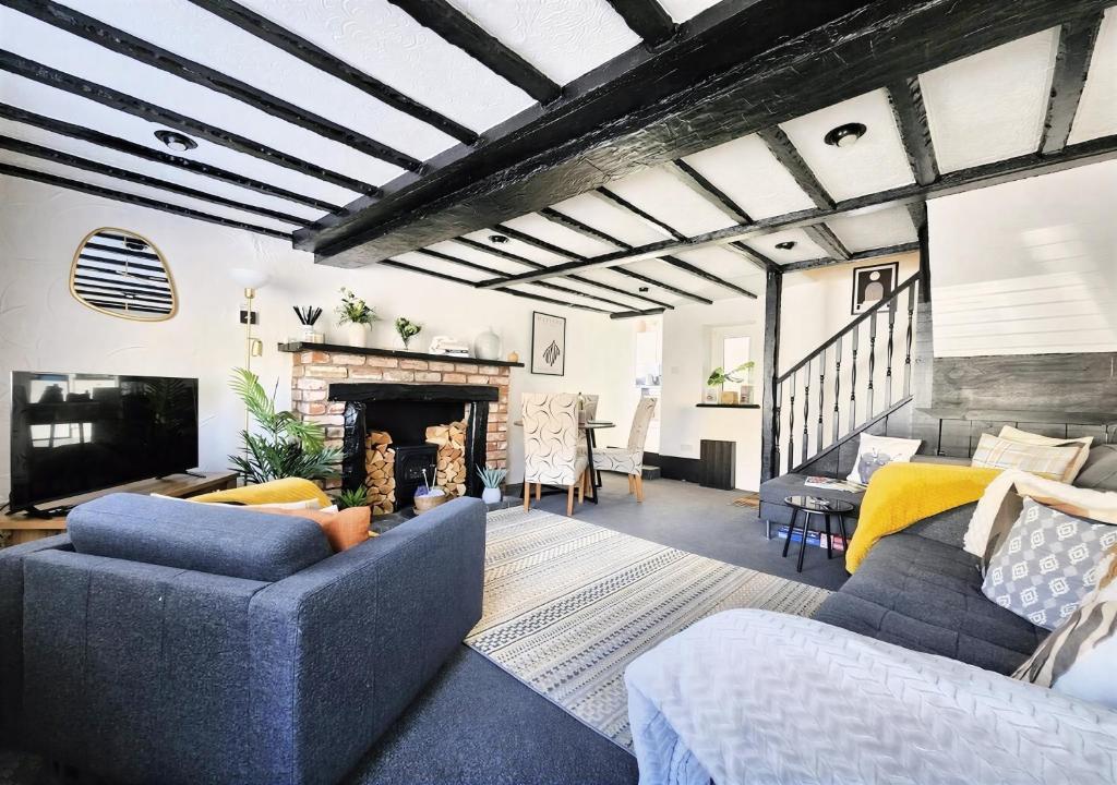 Χώρος καθιστικού στο Leaf Tree Cottage, close to Coast, Lakes and Fells