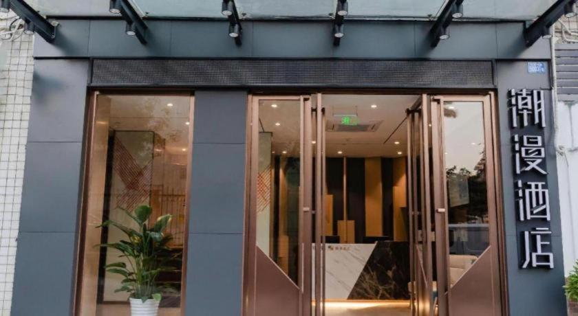 Fotografie z fotogalerie ubytování ZMAX Hotels Shenzhen Lianhuacun Metro Station v destinaci Šen-čen