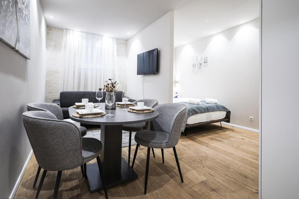 2 BDR - Apartment Saphire, right near Schönbrunn Palace