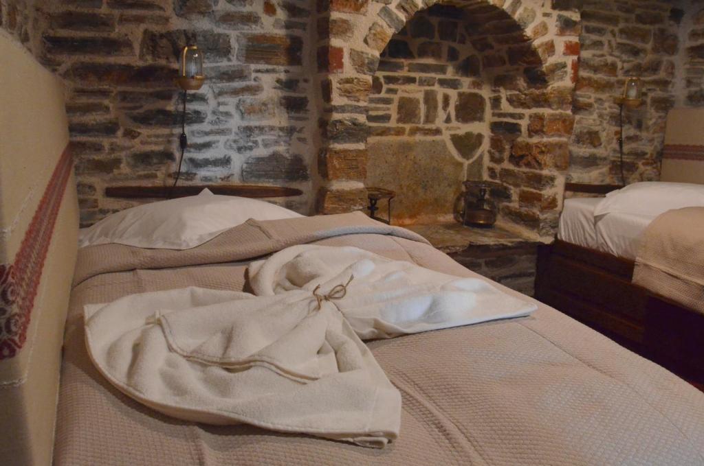 Postel nebo postele na pokoji v ubytování Fyloma Villa With 5 Bedrooms
