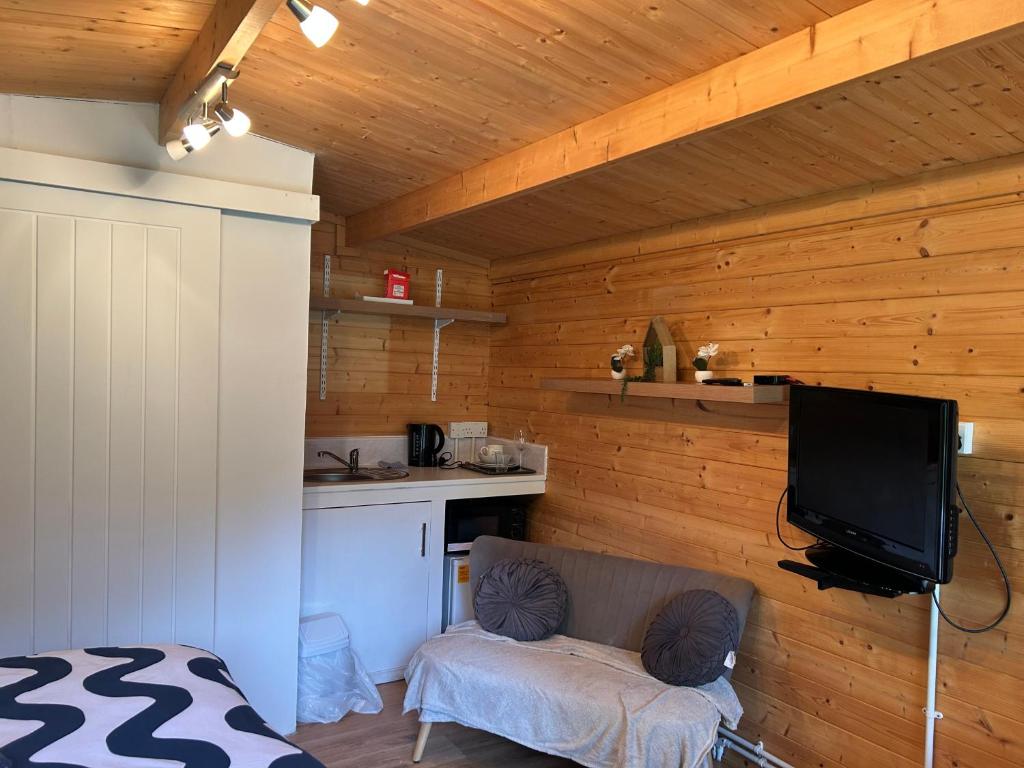Kuchyň nebo kuchyňský kout v ubytování double bed short stay cabin