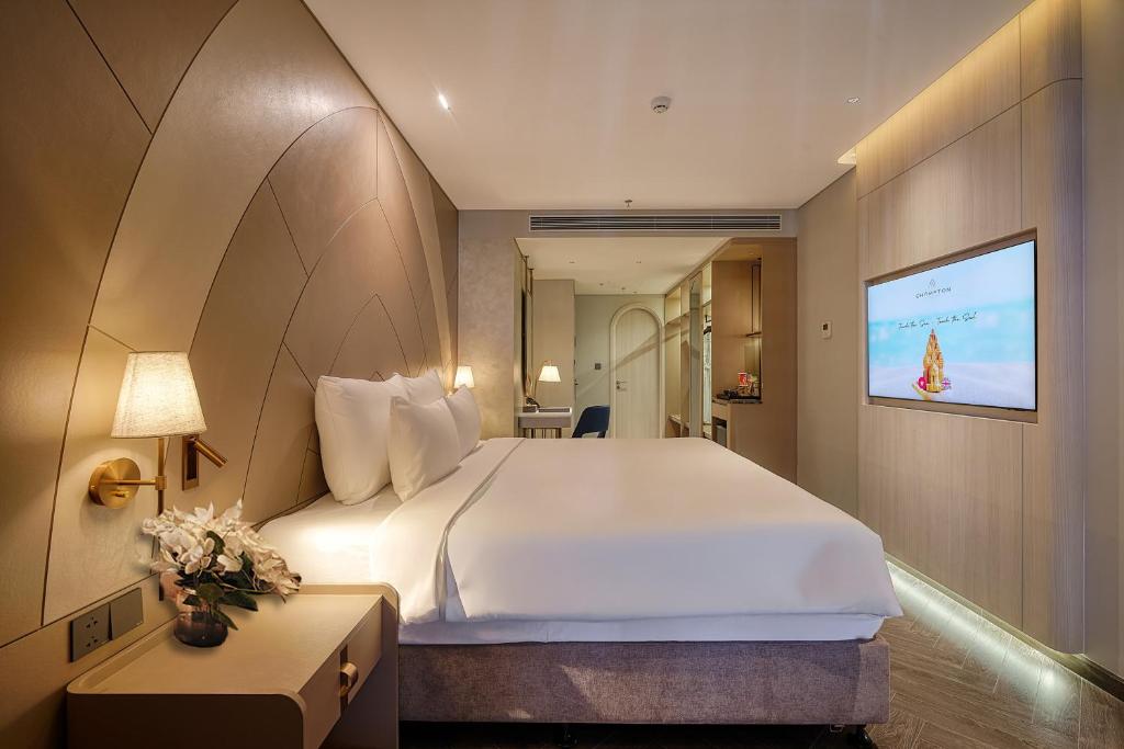 Premier Deluxe Double with Partial Sea View or City view