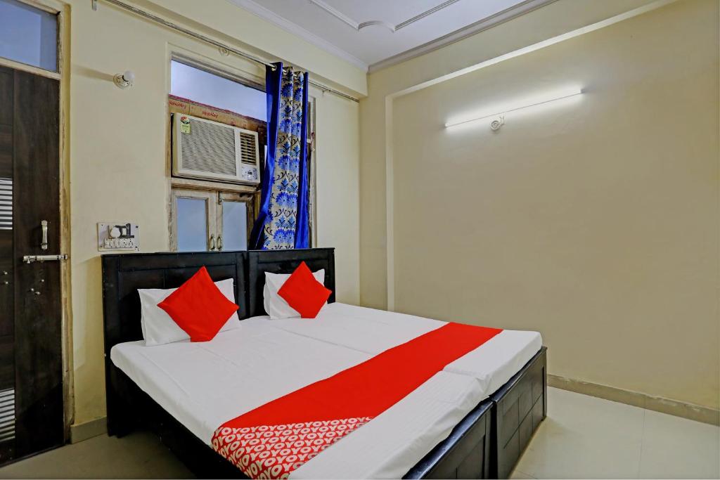 Gallery image of Hotel O Wamson Alpha Co living Stays in Noida