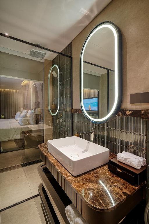 Champa Deluxe Twin with Partial Sea View