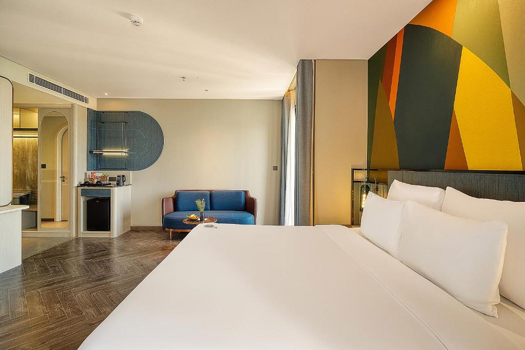 Champa Deluxe Double with Partial Sea View
