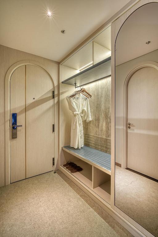 Champa Deluxe Double with Partial Sea View