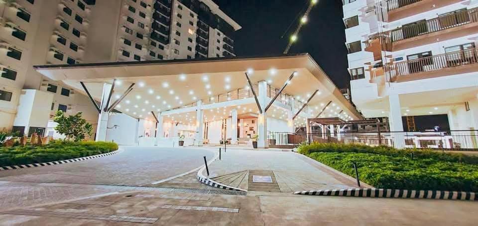 Tòa nhà nơi khách sạn tọa lạc