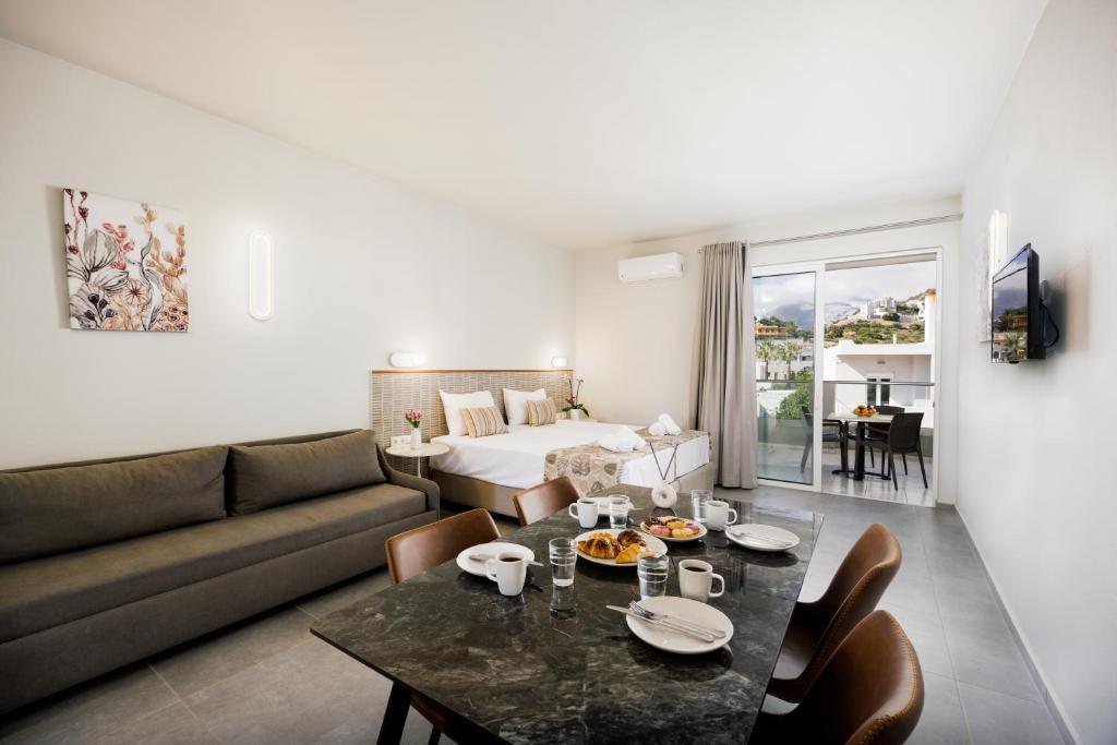 Χώρος καθιστικού στο Costas & Chrysoula 