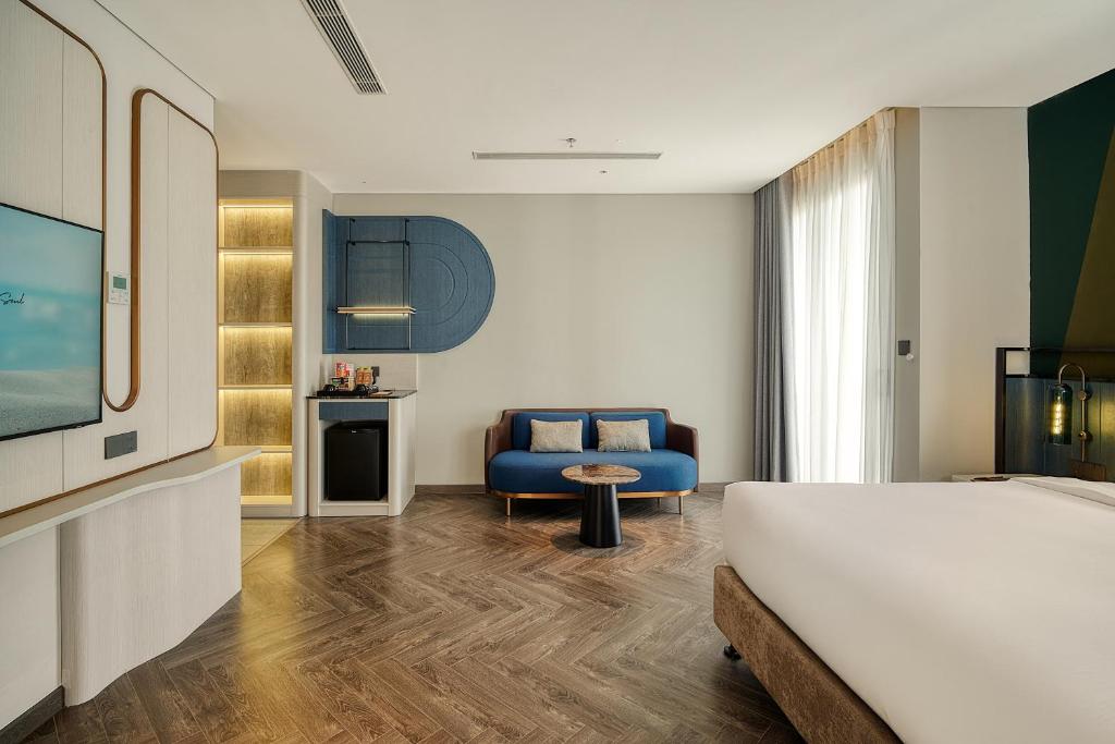 Executive Suite with Two Bedrooms and Living Room