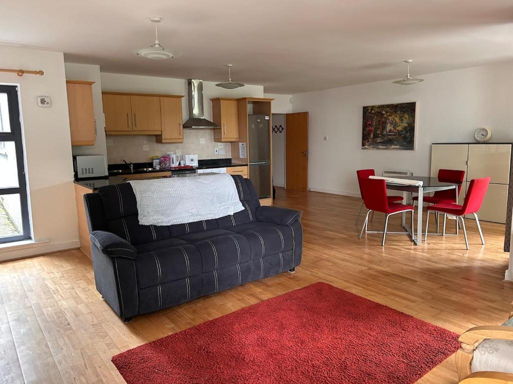 Kuchyň nebo kuchyňský kout v ubytování 2 Bed Apartment in Bray