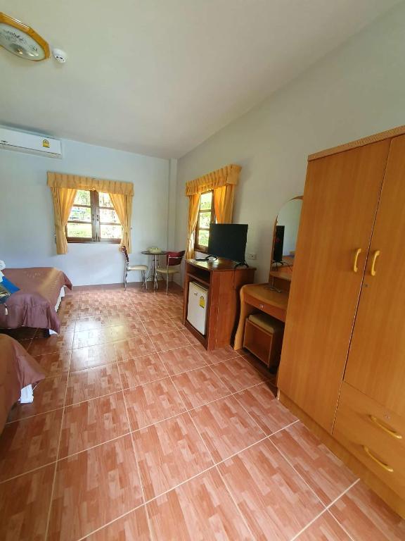 Groovy Bungalows - 7