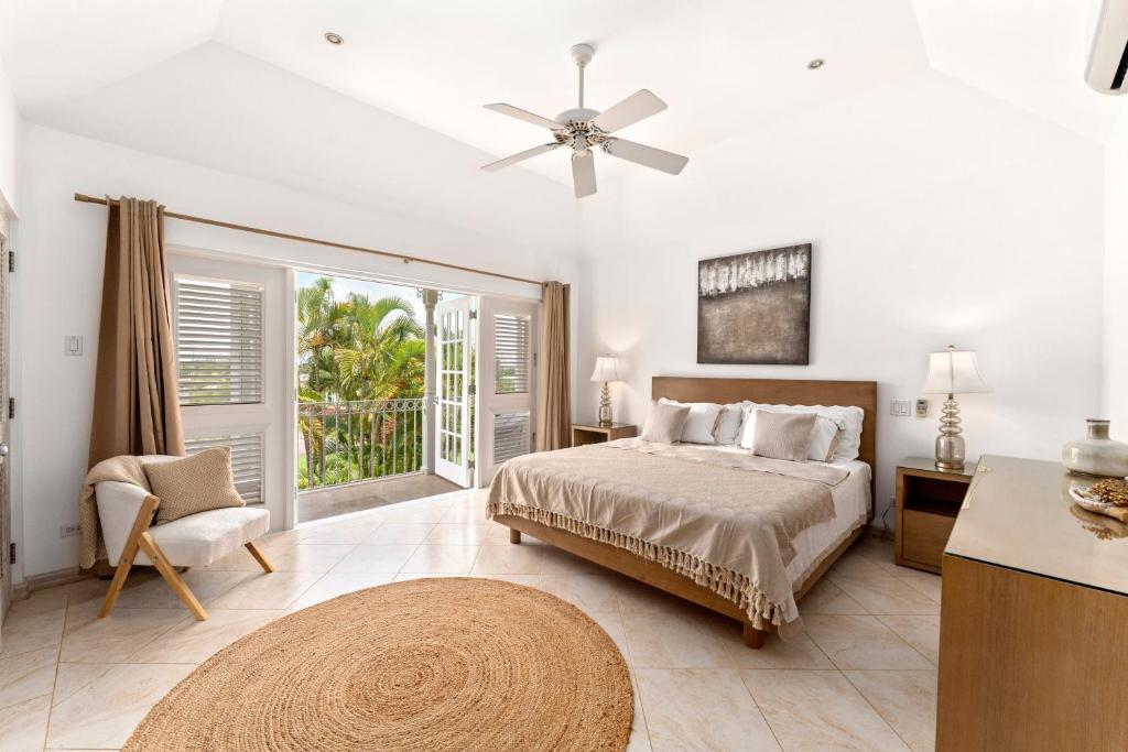 Ένα ή περισσότερα κρεβάτια σε δωμάτιο στο Battaleys Mews 21