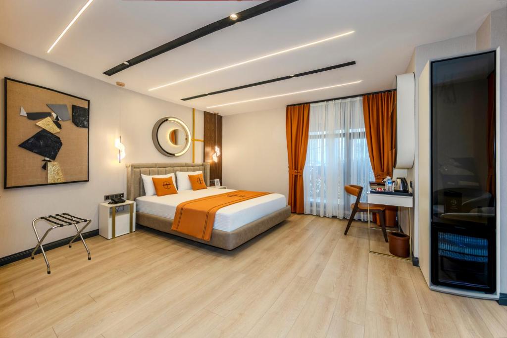 Elysian Airport Hotel & Restaurant - 1