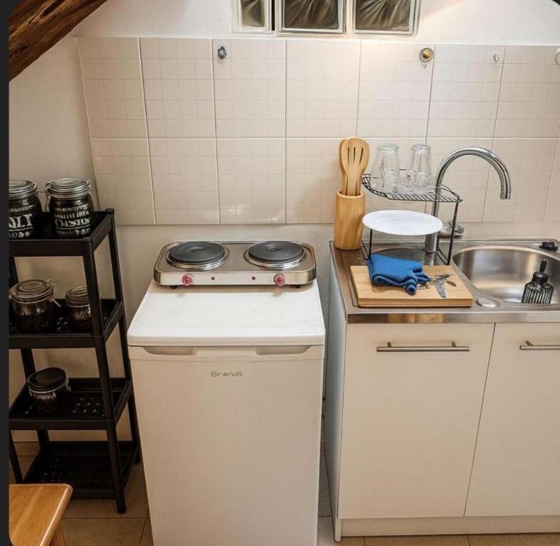 Η κουζίνα ή μικρή κουζίνα στο Elohim Center