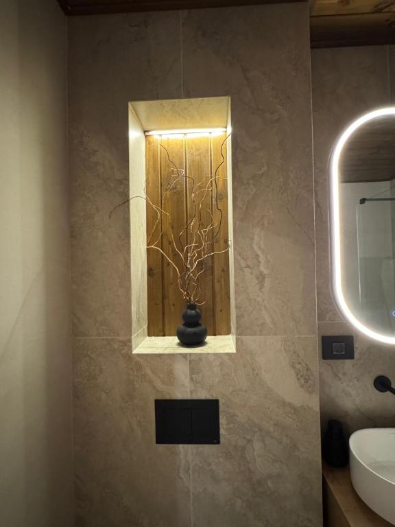 Et badeværelse på Altitude Escape Retreat