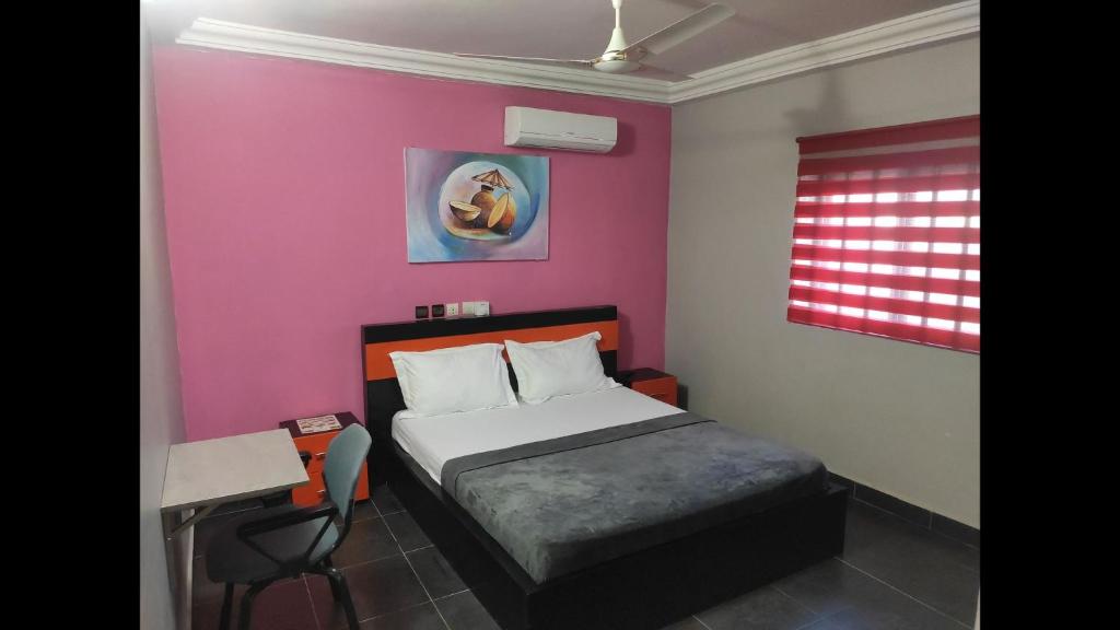 Deluxe Double Bed in Lome - 02