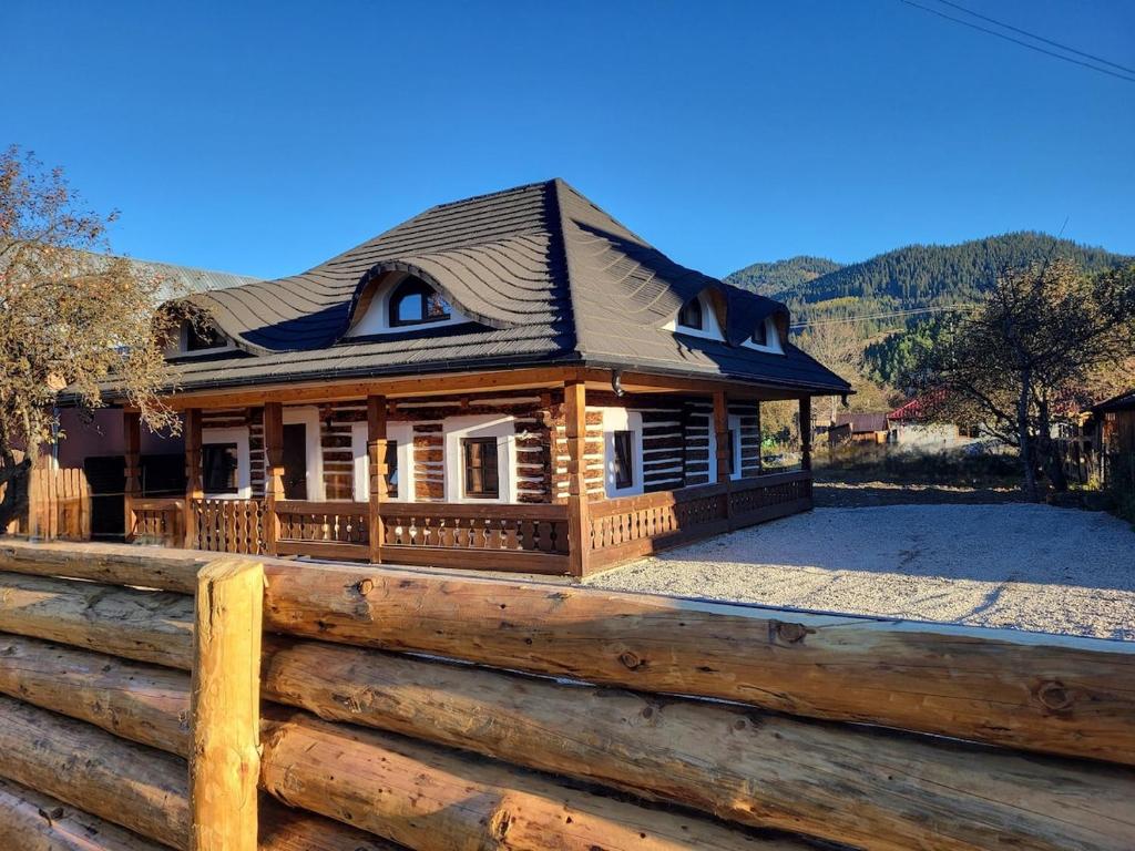 En generel udsigt til bjerge eller udsigt til bjerge taget fra feriehuset